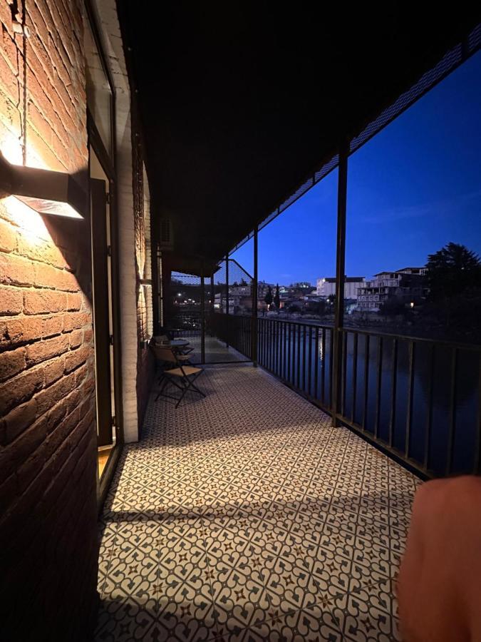 Apartment Riverside คูทายสิ ภายนอก รูปภาพ